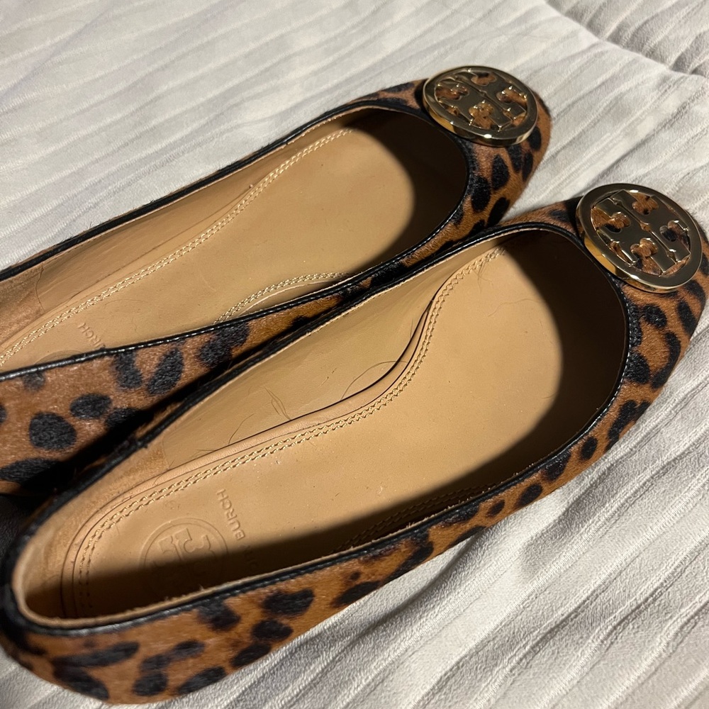 Size 7 Slightly Worn Tory Burch Flats